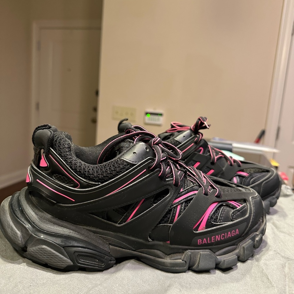 EUC Women’s Balenciaga Track Sneaker